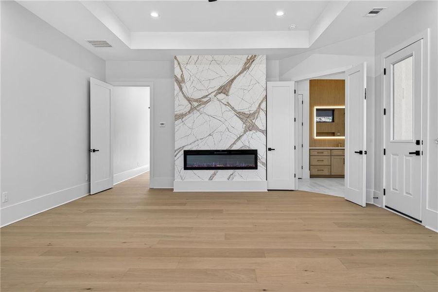 Spacious, unfurnished interior of a new home in , Lawrenceville (Image 23).
