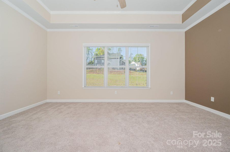 Large owner's suite with fabulous ensuite bath and large walk-in closet.