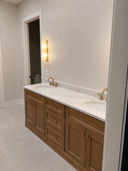 Furnished interior view inside a new home in , Ocala (Image 7).