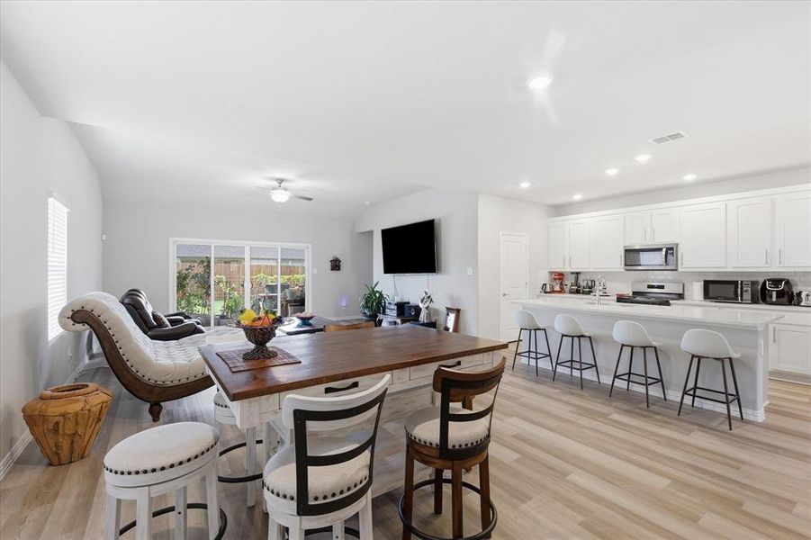 Furnished interior view inside a new home in Stonehaven, Seagoville (Image 32).