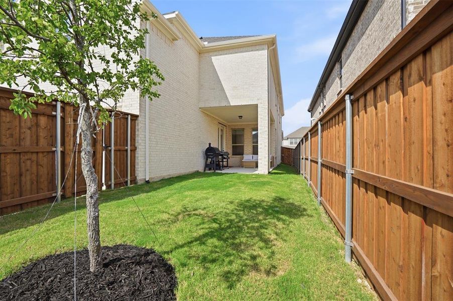 Exterior details and patio area of a home in Ventana, Fort Worth (Image 3).