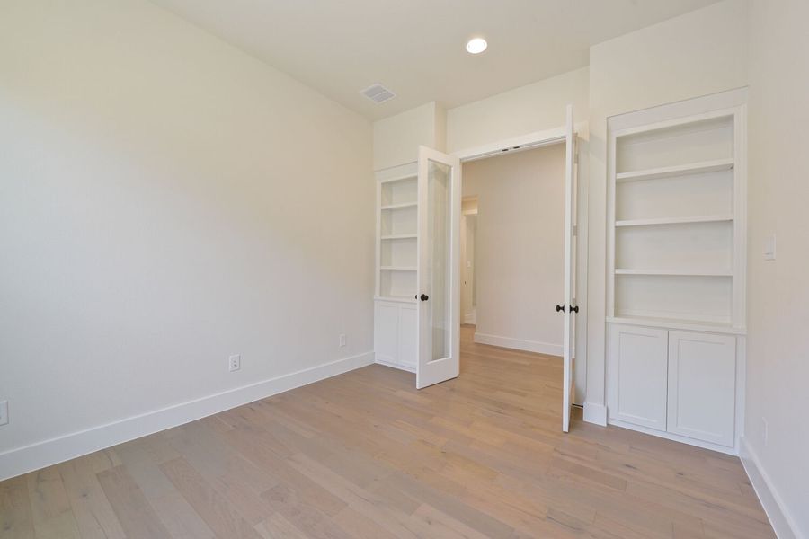 9817 Oak Glade - Study