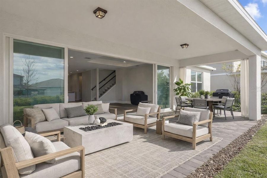 Exterior details and patio area of a home in Willow Ridge, Montverde (Image 4).