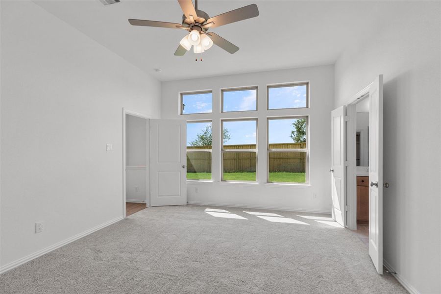Spacious, unfurnished interior of a new home in Oakwood Estates, Waller (Image 15).