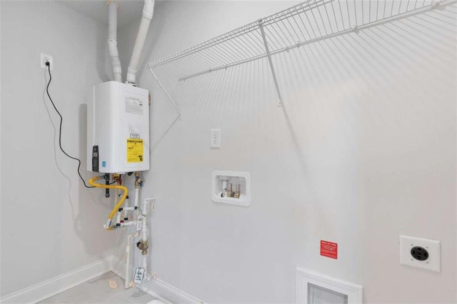 Spacious, unfurnished interior of a new home in , Athens (Image 18). Spacious, unfurnished interior of a new home in , Athens (Image 18).