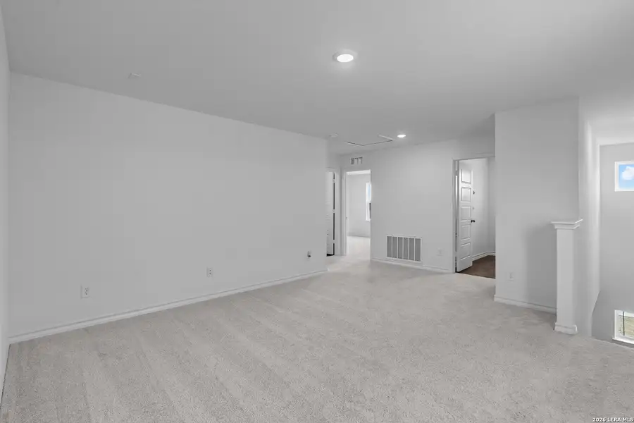 Spacious, unfurnished interior of a new home in Lily Springs, Seguin (Image 14).