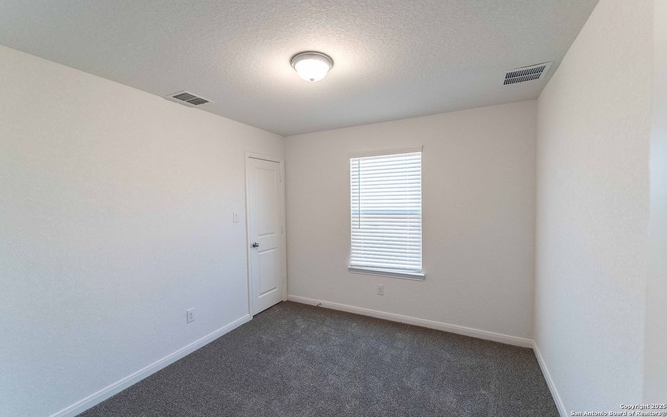 Spacious, unfurnished interior of a new home in Mesa Vista, Von Ormy (Image 15).