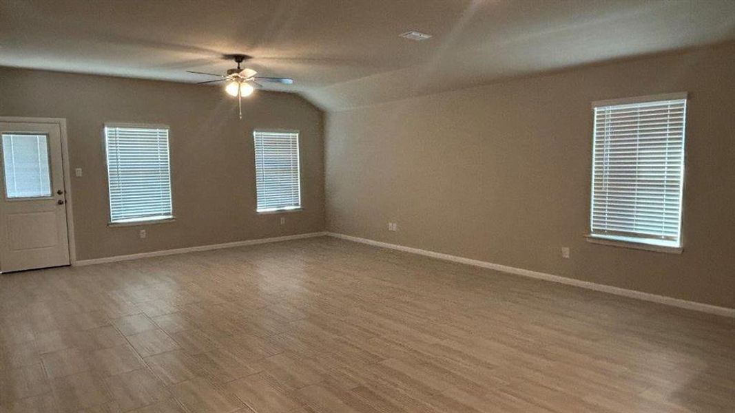 Spacious, unfurnished interior of a new home in Highlands at Chapel Creek, Fort Worth (Image 17). Spacious, unfurnished interior of a new home in Highlands at Chapel Creek, Fort Worth (Image 17).