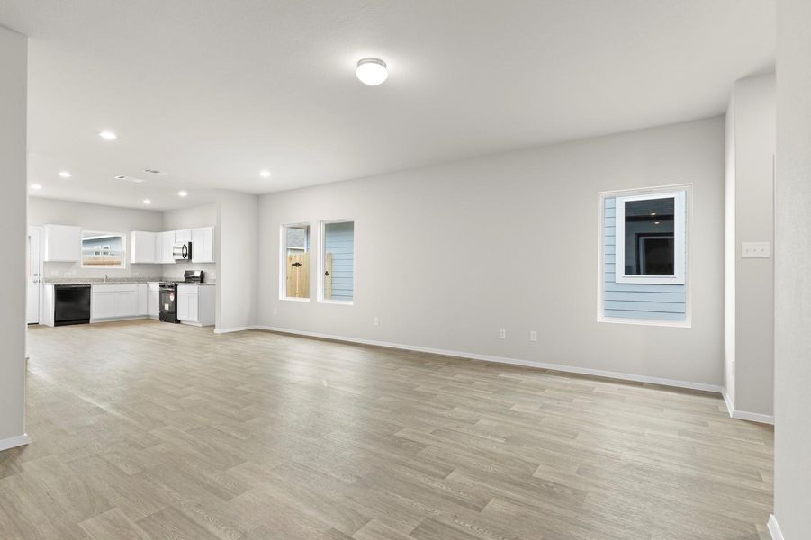 Spacious, unfurnished interior of a new home in Hymeadow, Maxwell (Image 11).