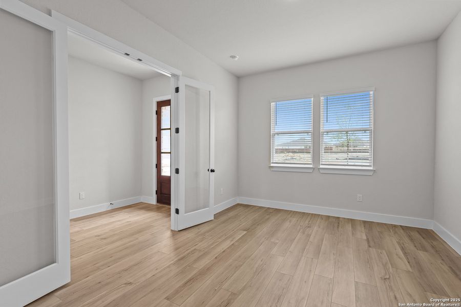 Spacious, unfurnished interior of a new home in Homestead, Schertz (Image 29).
