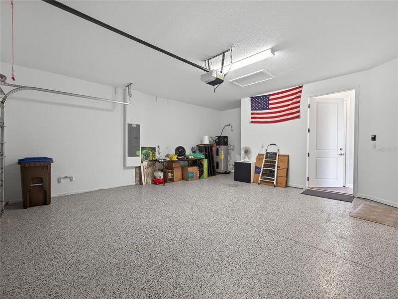 Spacious, unfurnished interior of a new home in , Ocala (Image 24).