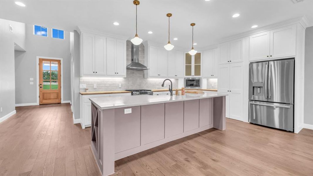 Furnished interior view inside a new home in Oak Water Ranch, Granbury (Image 15).