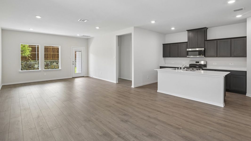 Spacious, unfurnished interior of a new home in Sweetwater Springs, Sherman (Image 6). Spacious, unfurnished interior of a new home in Sweetwater Springs, Sherman (Image 6).