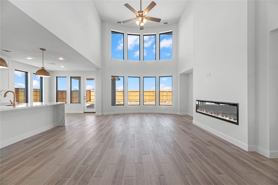 Spacious, unfurnished interior of a new home in Lago Mar, Texas City (Image 13).