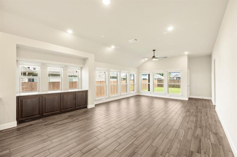 Spacious, unfurnished interior of a new home in Maplewood, Glenn Heights (Image 29).