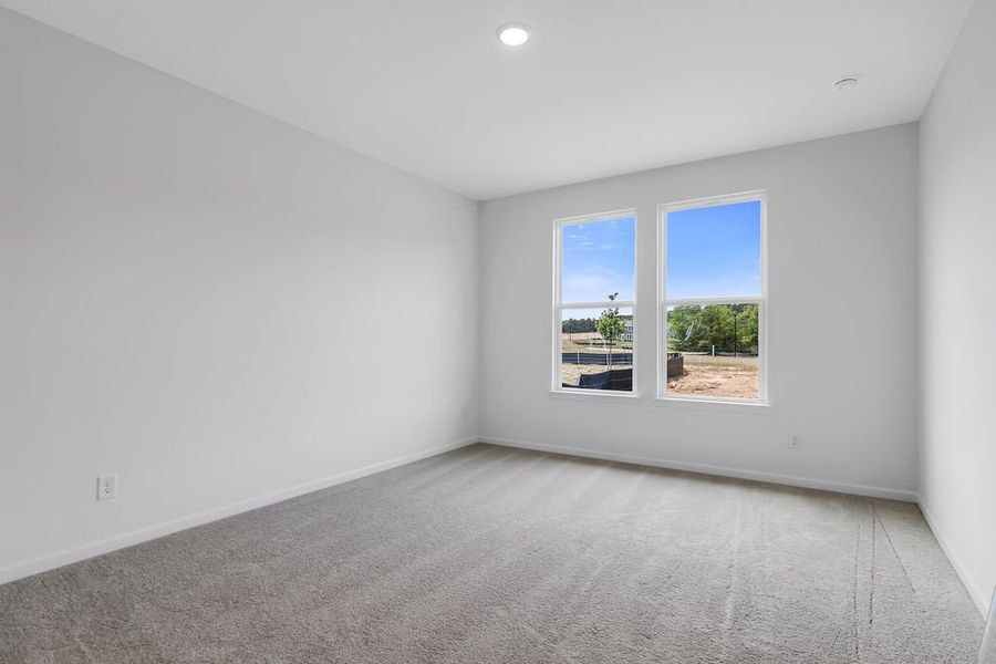 Spacious, unfurnished interior of a new home in Three Rivers, Rome (Image 24).