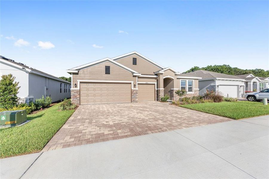 Front exterior of a new home in , Ocala, FL, highlighting curb appeal (Image 27). Front exterior of a new home in , Ocala, FL, highlighting curb appeal (Image 27).