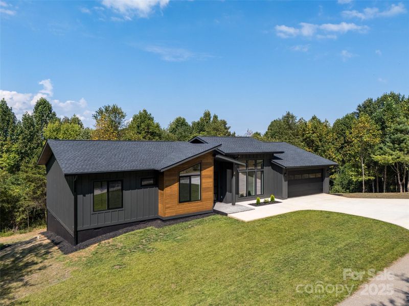 Image 20 of a home in . Image 20 of a home in .