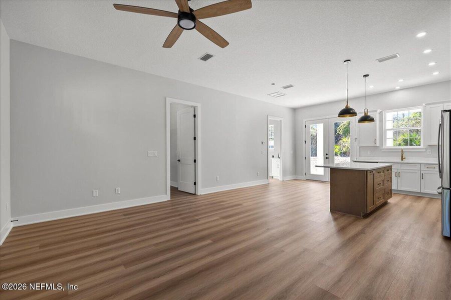 Spacious, unfurnished interior of a new home in , Palatka (Image 10). Spacious, unfurnished interior of a new home in , Palatka (Image 10).