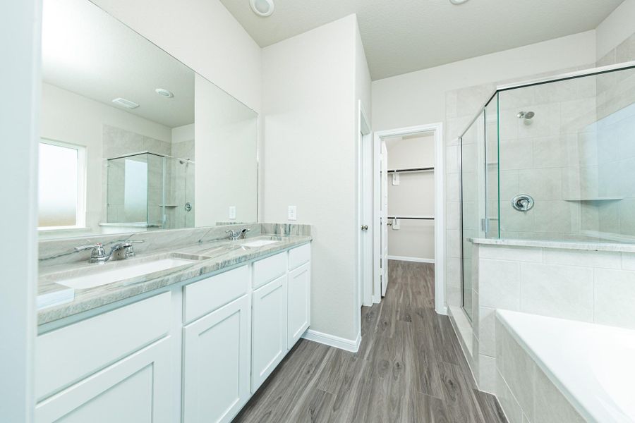 Furnished interior view inside a new home in River Ranch, Dayton (Image 8).