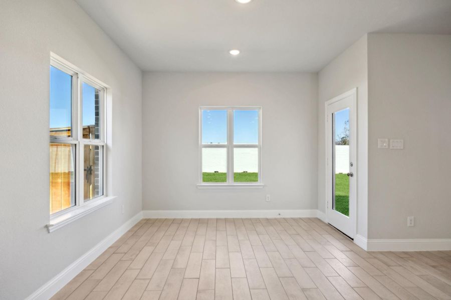 Spacious, unfurnished interior of a new home in Saint Tropez, Huffman (Image 25).