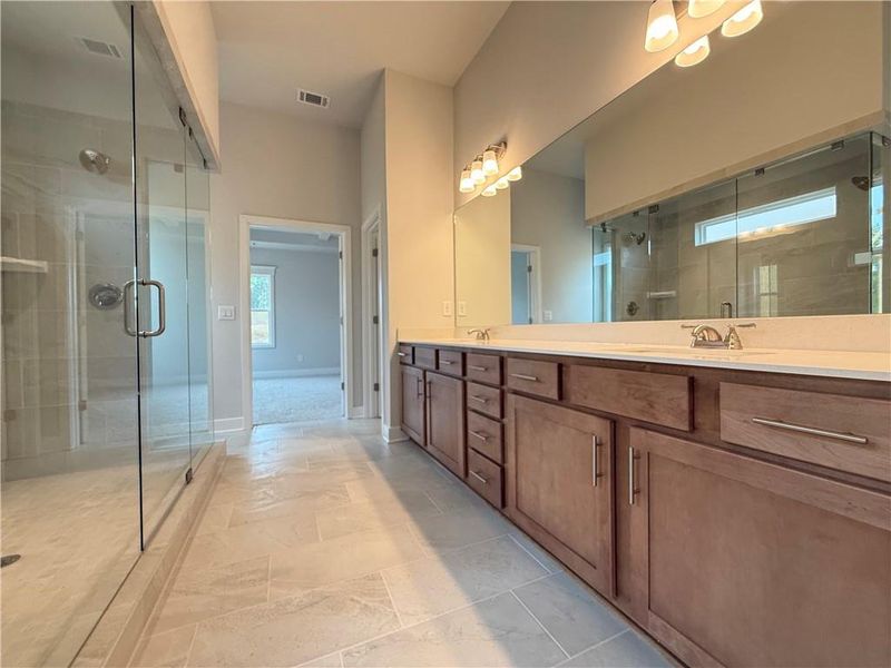 Furnished interior view inside a new home in Ponderosa Farms Manor, Gainesville (Image 12).