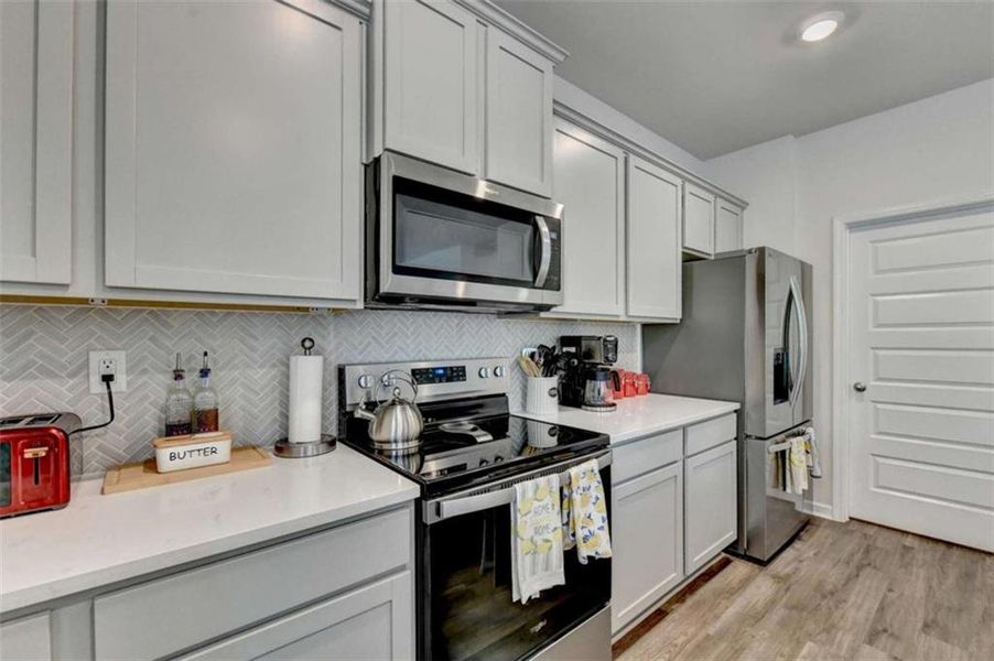 Furnished interior view inside a new home in Twin Lakes, Hoschton (Image 31).