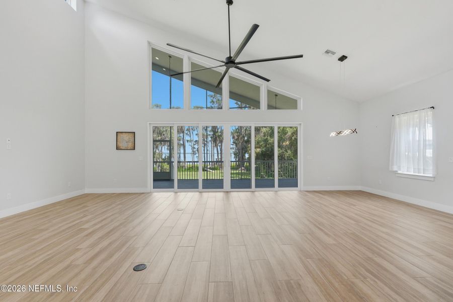 Spacious, unfurnished interior of a new home in , Melrose (Image 34).