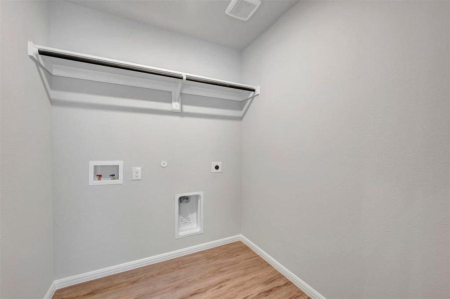 Spacious, unfurnished interior of a new home in Lane Ranch, Sanger (Image 19).