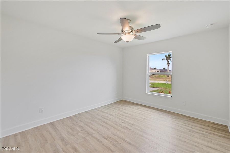 Spacious, unfurnished interior of a new home in Cape Coral, Cape Coral (Image 18).