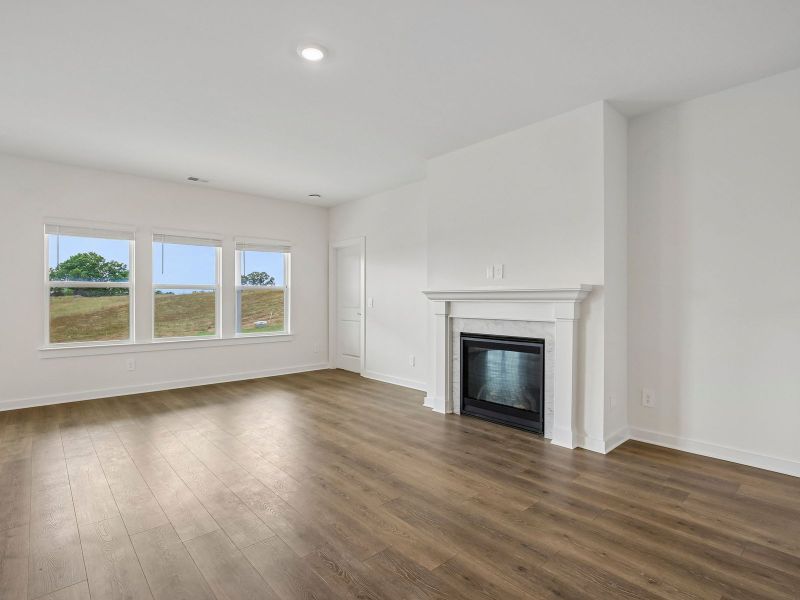 Spacious, unfurnished interior of a new home in Benders Cove - Estate Series, Mount Juliet (Image 9).