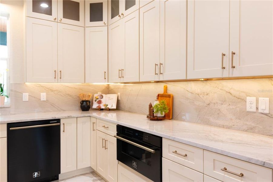 Furnished interior view inside a new home in , Dunnellon (Image 65).