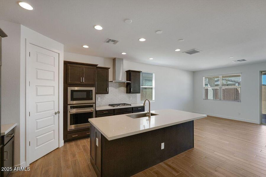 hj-az-phoenix-asante-discovery-quartz-lo