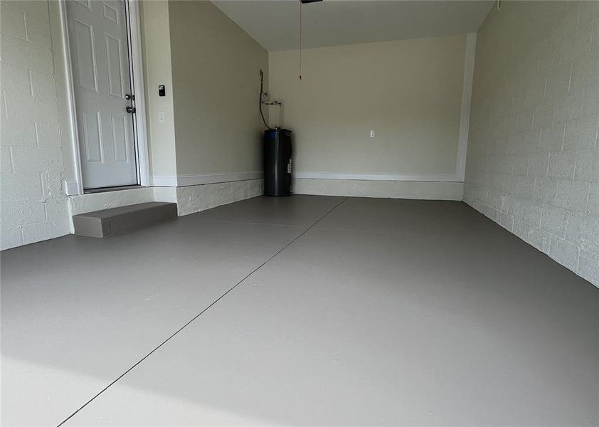 Spacious, unfurnished interior of a new home in , Auburndale (Image 7).