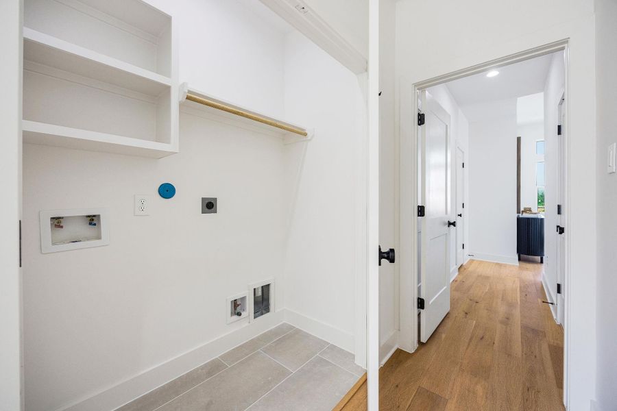 Spacious, unfurnished interior of a new home in Yale Terrace, Houston (Image 19).
