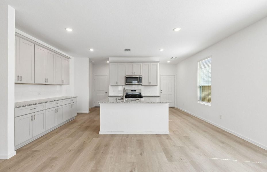 Furnished interior view inside a new home in Stokesbury, Waller (Image 6).