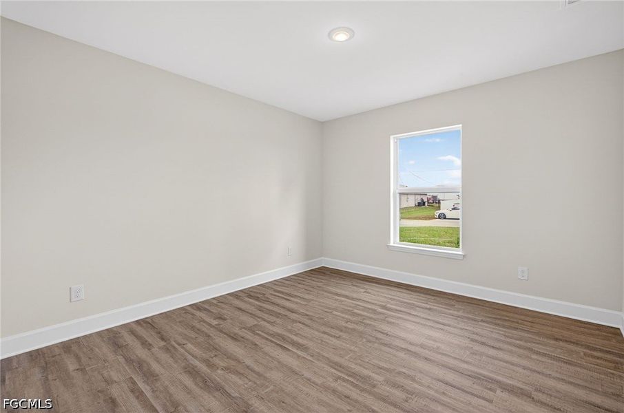 Spacious, unfurnished interior of a new home in Cape Coral, Cape Coral (Image 16).