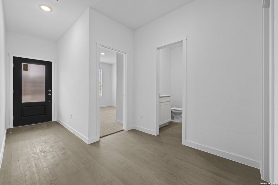 Spacious, unfurnished interior of a new home in Voss Farms, New Braunfels (Image 12).