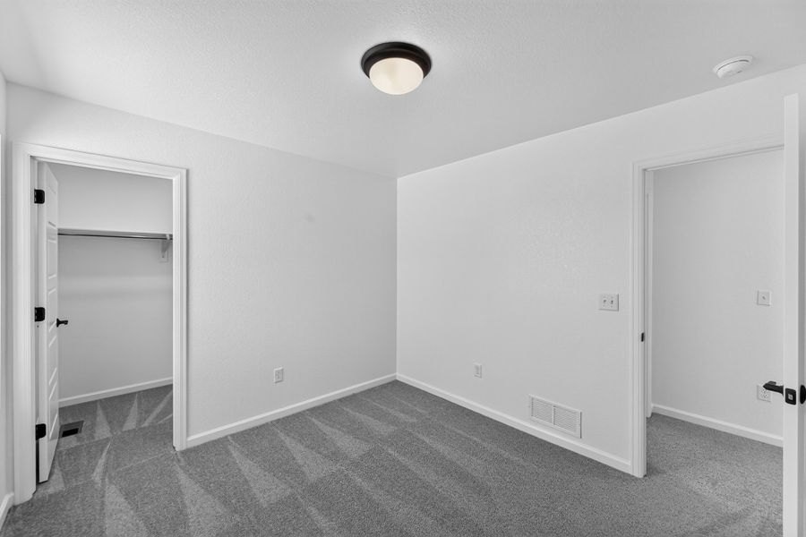 Spacious, unfurnished interior of a new home in Farmlore, Brighton (Image 15).