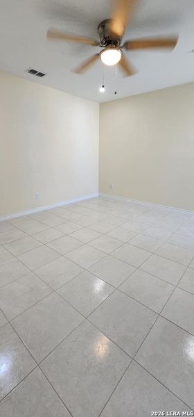 Spacious, unfurnished interior of a new home in , Eagle Pass (Image 11).