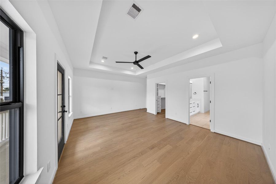 Spacious, unfurnished interior of a new home in , Houston (Image 32).