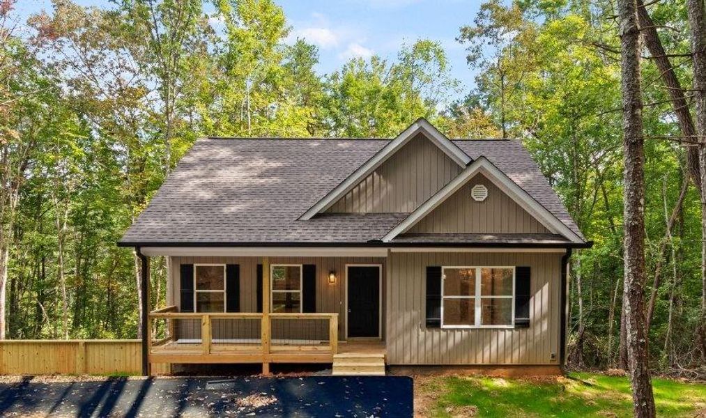 Exterior details and patio area of a home in , Dahlonega (Image 3).