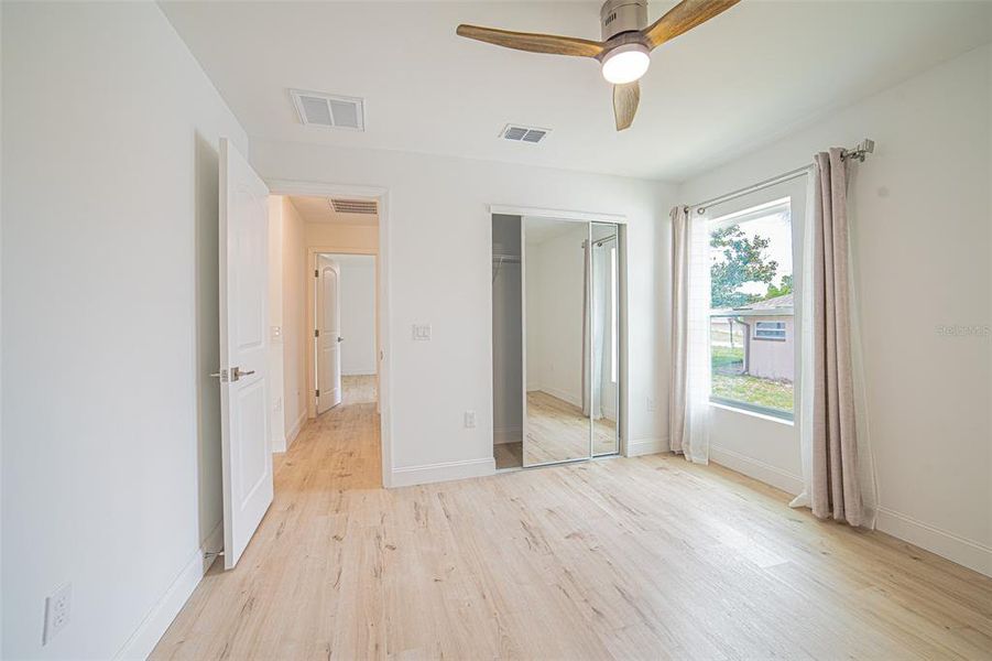 Spacious, unfurnished interior of a new home in , Spring Hill (Image 20).