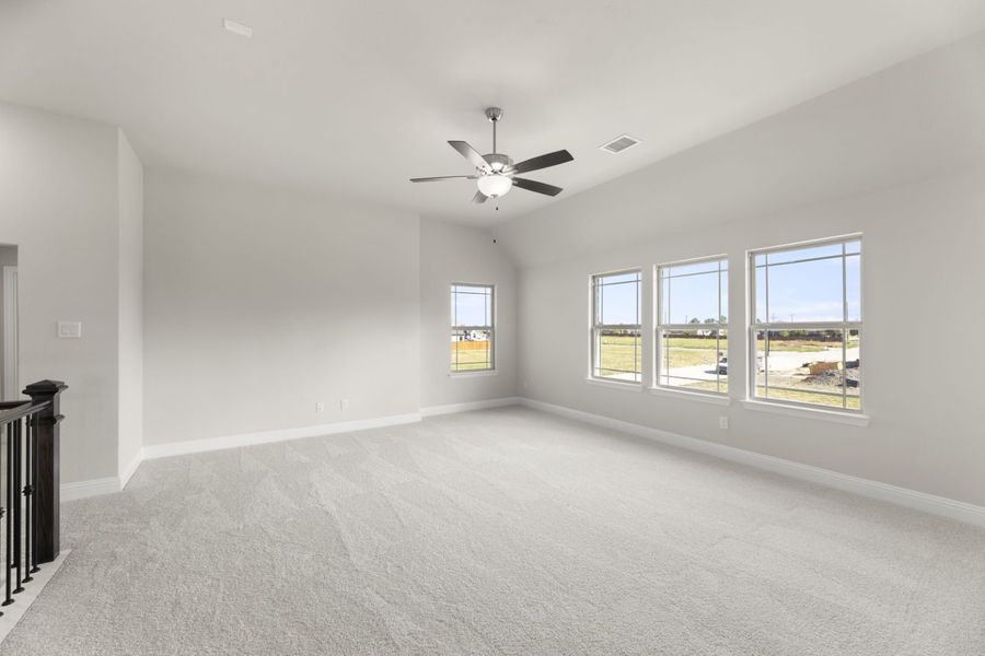 Spacious, unfurnished interior of a new home in River Ranch, Van Alstyne (Image 26).