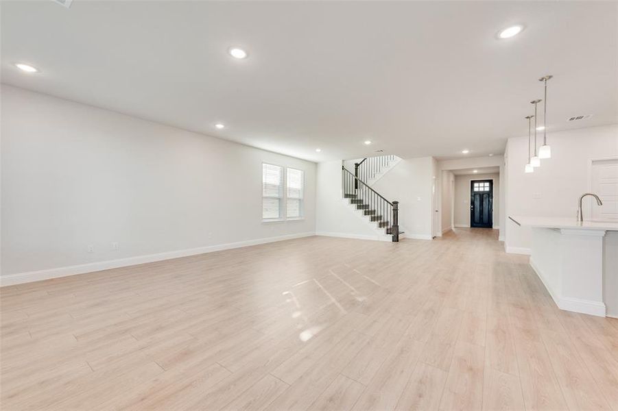 Spacious, unfurnished interior of a new home in Wildflower Ranch, Justin (Image 29).
