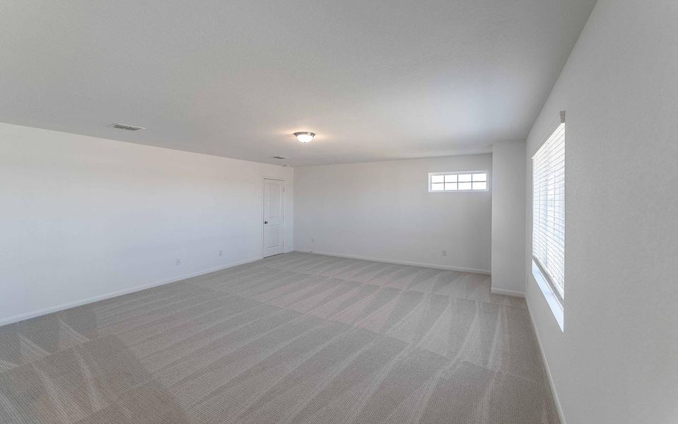 Spacious, unfurnished interior of a new home in Paramount, Kyle (Image 11).