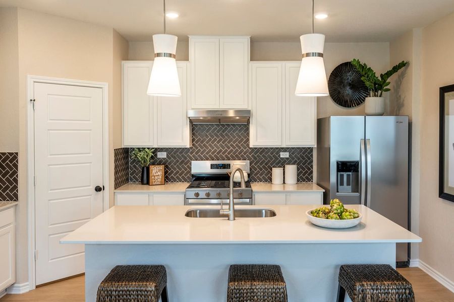 Island with pendant lighting Island with pendant lighting