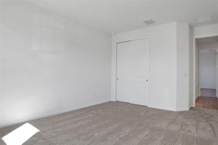 Spacious, unfurnished interior of a new home in Angeline, Land O' Lakes (Image 27).