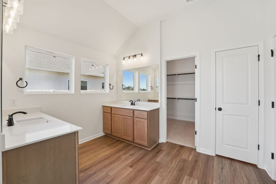 Furnished interior view inside a new home in Grande Estates, Bertram (Image 11).