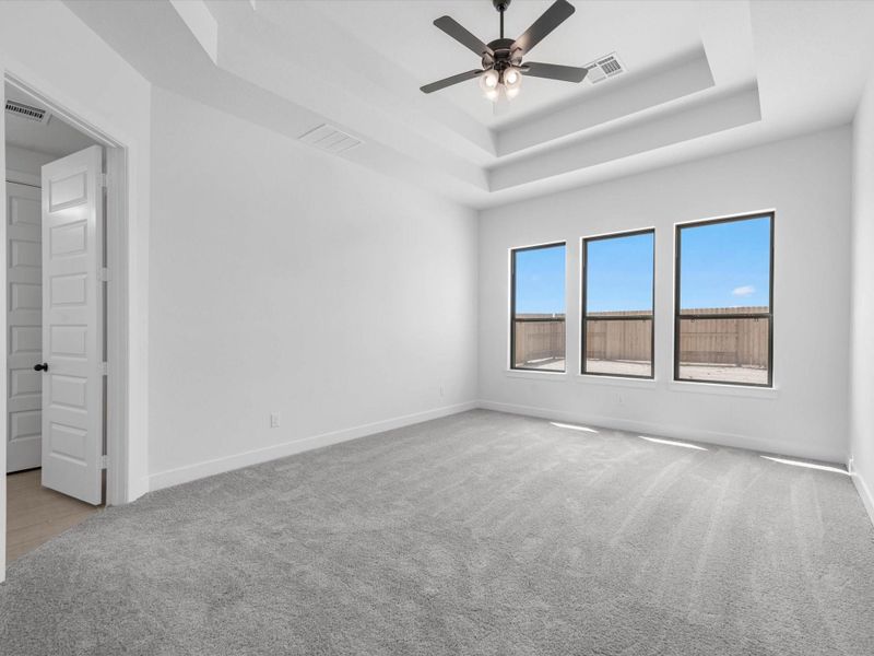 Spacious, unfurnished interior of a new home in Lago Mar - 60', Texas City (Image 11). Spacious, unfurnished interior of a new home in Lago Mar - 60', Texas City (Image 11).